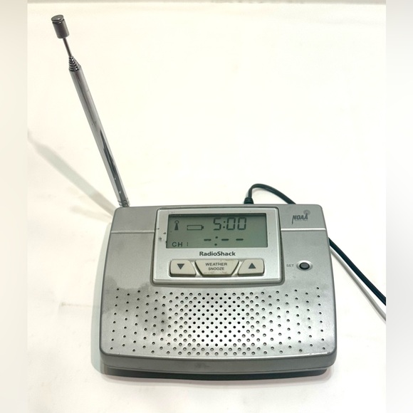 Radio Shack Weather Radio - Picture 2 of 8